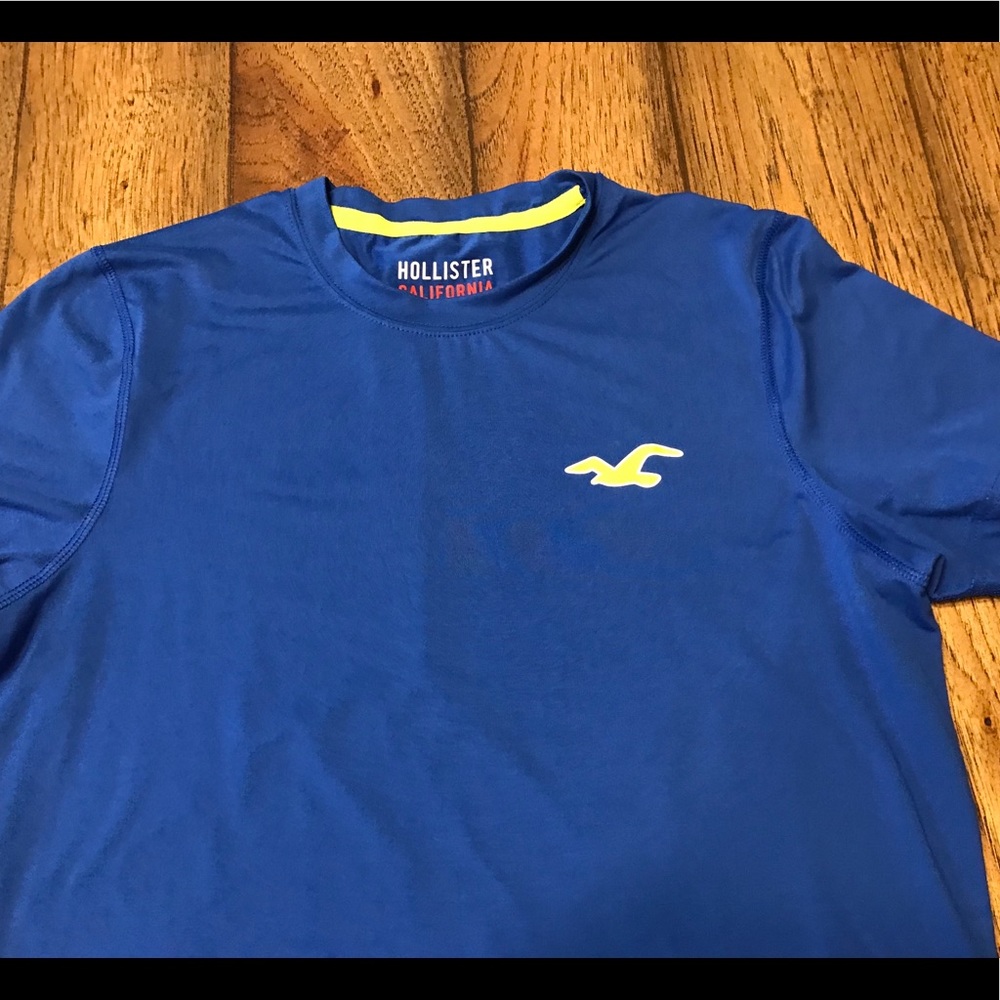 Hollister performance T-shirt